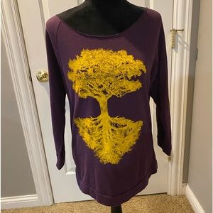 I wish this sweatshirt fit me. It looks really cool on.